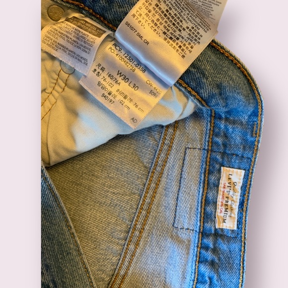 Levi’s Denim Women’s Buttonfly Wedgie size 28 - Picture 2 of 9